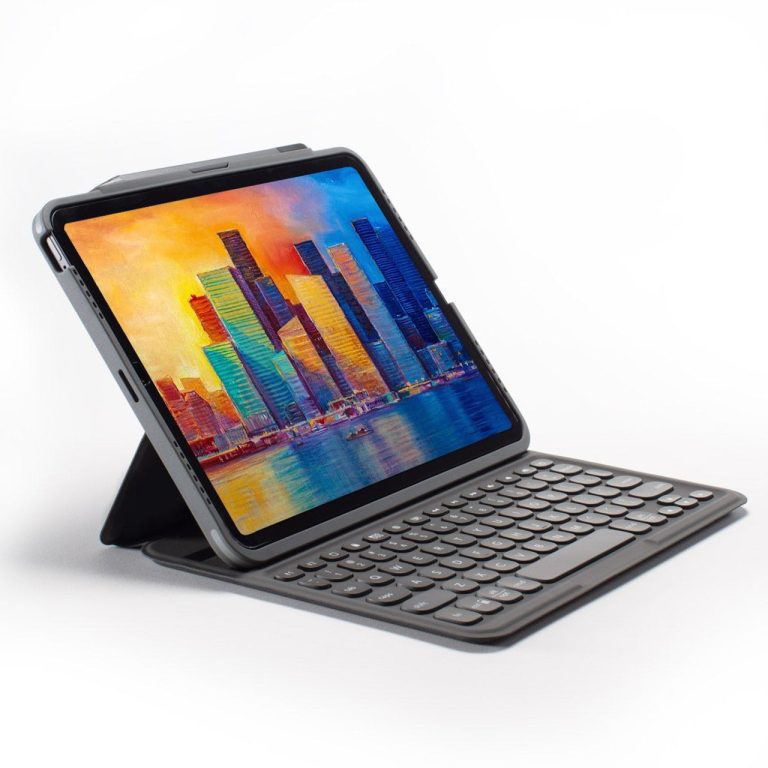 Teclado y Case ZAGG Pro Keys Retroiluminado para iPad Air 11'' M2,M3 yM4(2026), iPad Pro 11'' (1a, 2a, 3a y 4a Generación) y iPad Air 10.9'' (4a y 5a Generación)